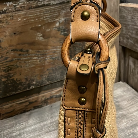 Fossil Woven Shoulder Bag
Purse Beige Leather Trim
Striped Lining - Picture 5 of 12